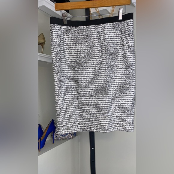 LOFT Black and White Skirt - Picture 3 of 6